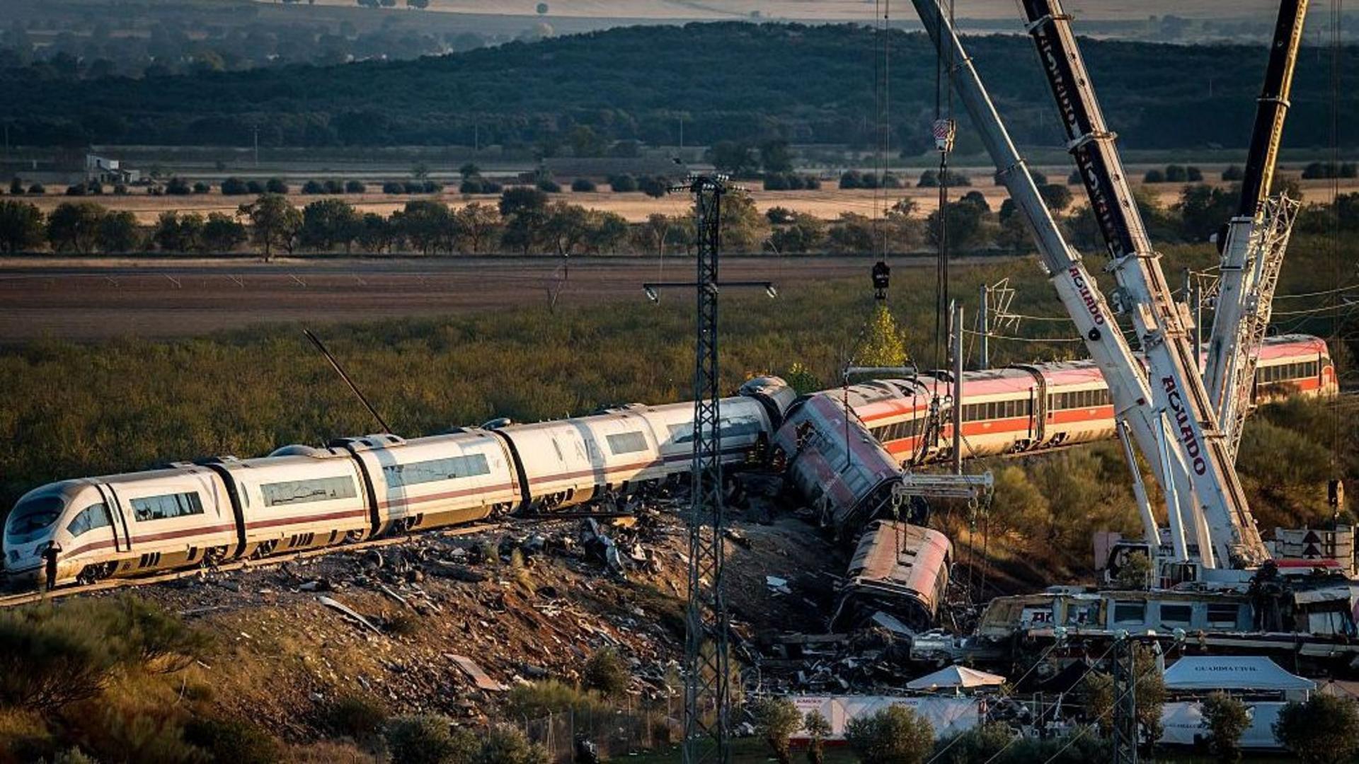Audio reveals exchanges between Spain train operators and drivers moments before deadly crash